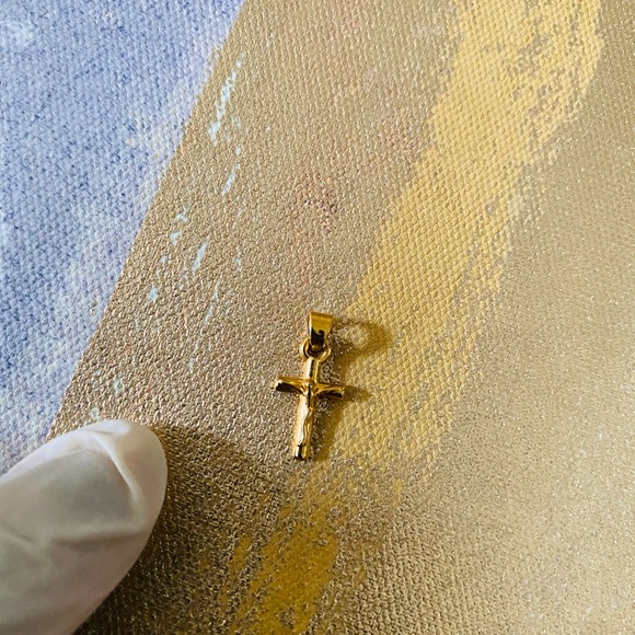 Cross pendant - Picture 7 of 7